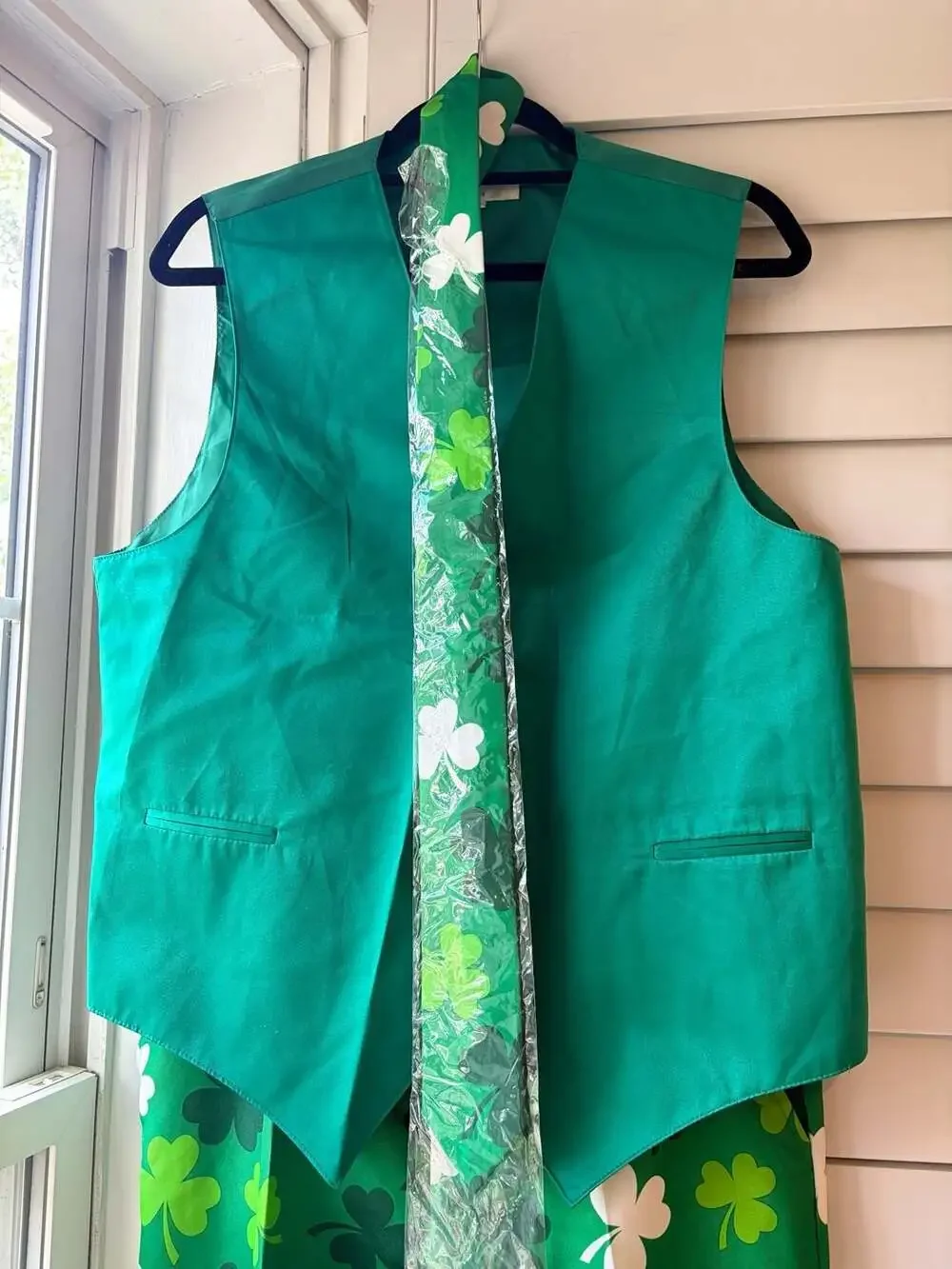 Vesuvio Napoli Shamrock St. Patrick's Day a Halloween 3-Piece Suit & Tie Set